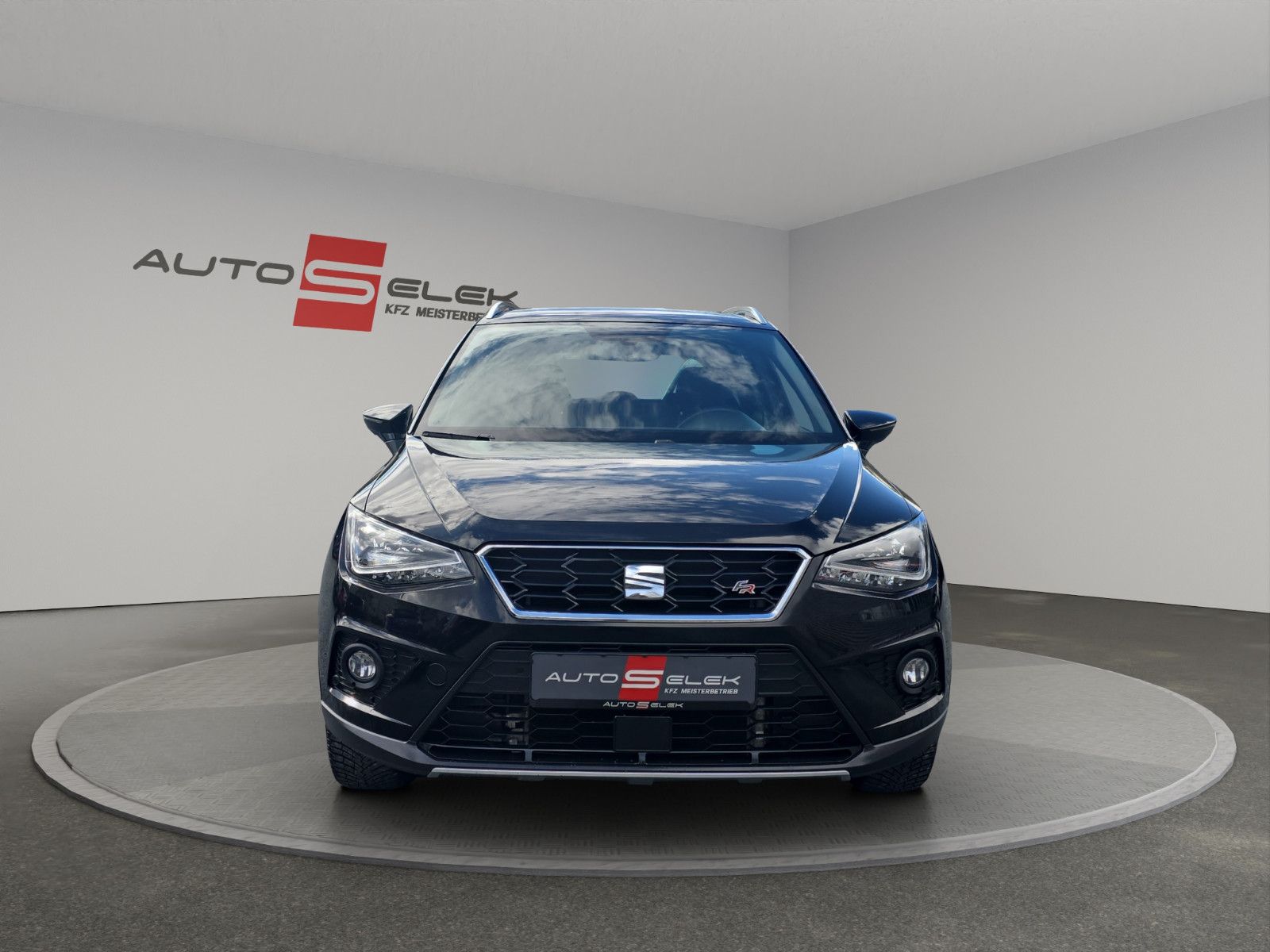 Fahrzeugabbildung SEAT Arona FR BUSINESS PAKET LED KAMERA NAVI AHK ACC