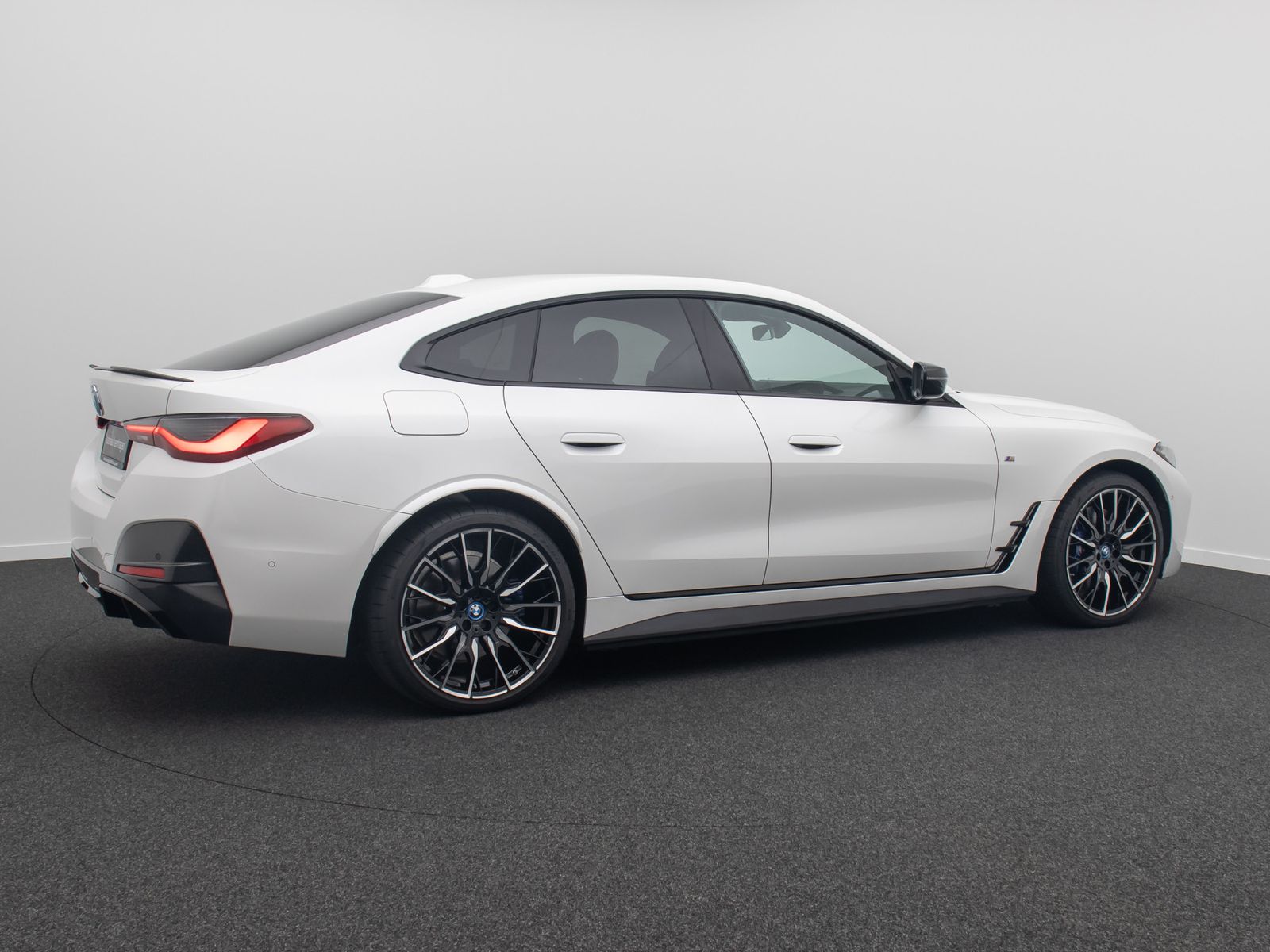 Fahrzeugabbildung BMW i4 M50 Kamera DAB AHK DriveAss Memory H/K 20Zoll