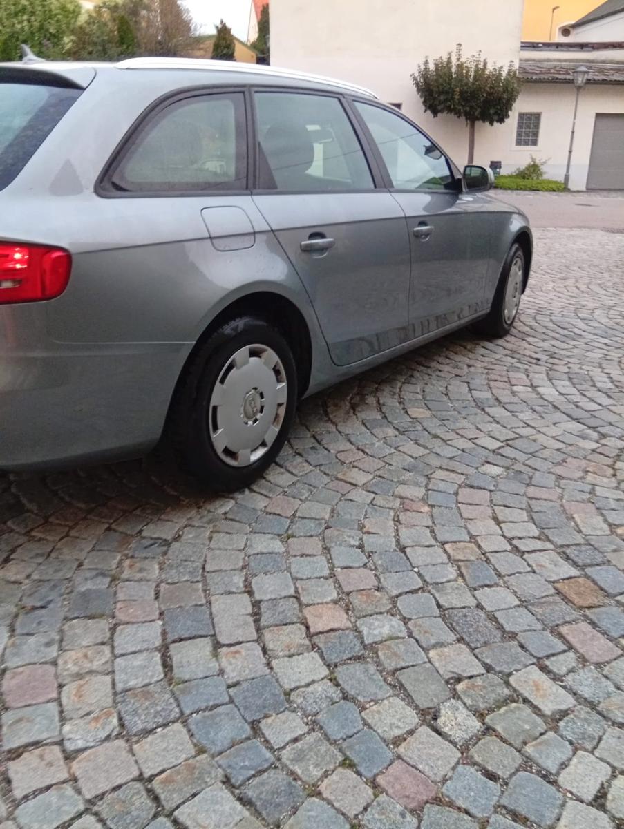 Audi A4 2011 — photo 5