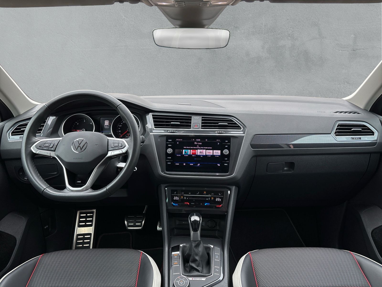 Fahrzeugabbildung Volkswagen Tiguan Sport 2.0 TDI 4Motion AHK Standhzg