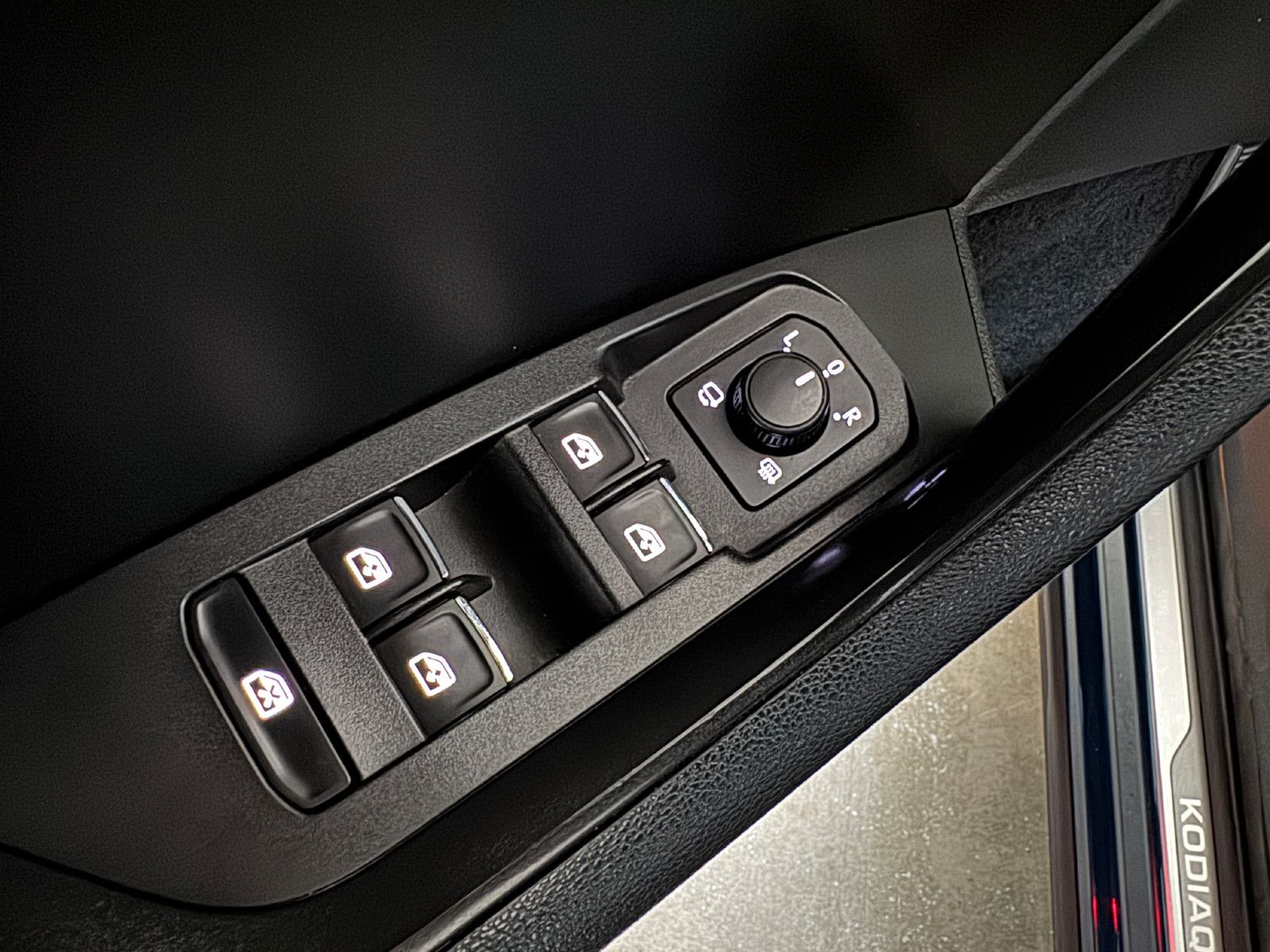 Fahrzeugabbildung SKODA Kodiaq 2.0 TDI DSG STYLE VIRTUAL ACC MEMORY AHK
