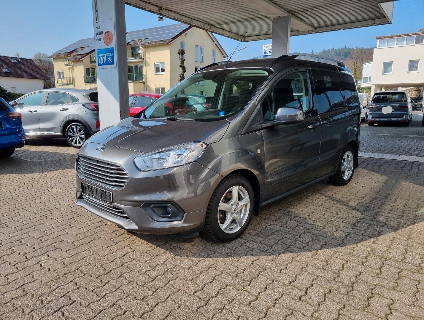 Ford Tourneo Courier Titanium