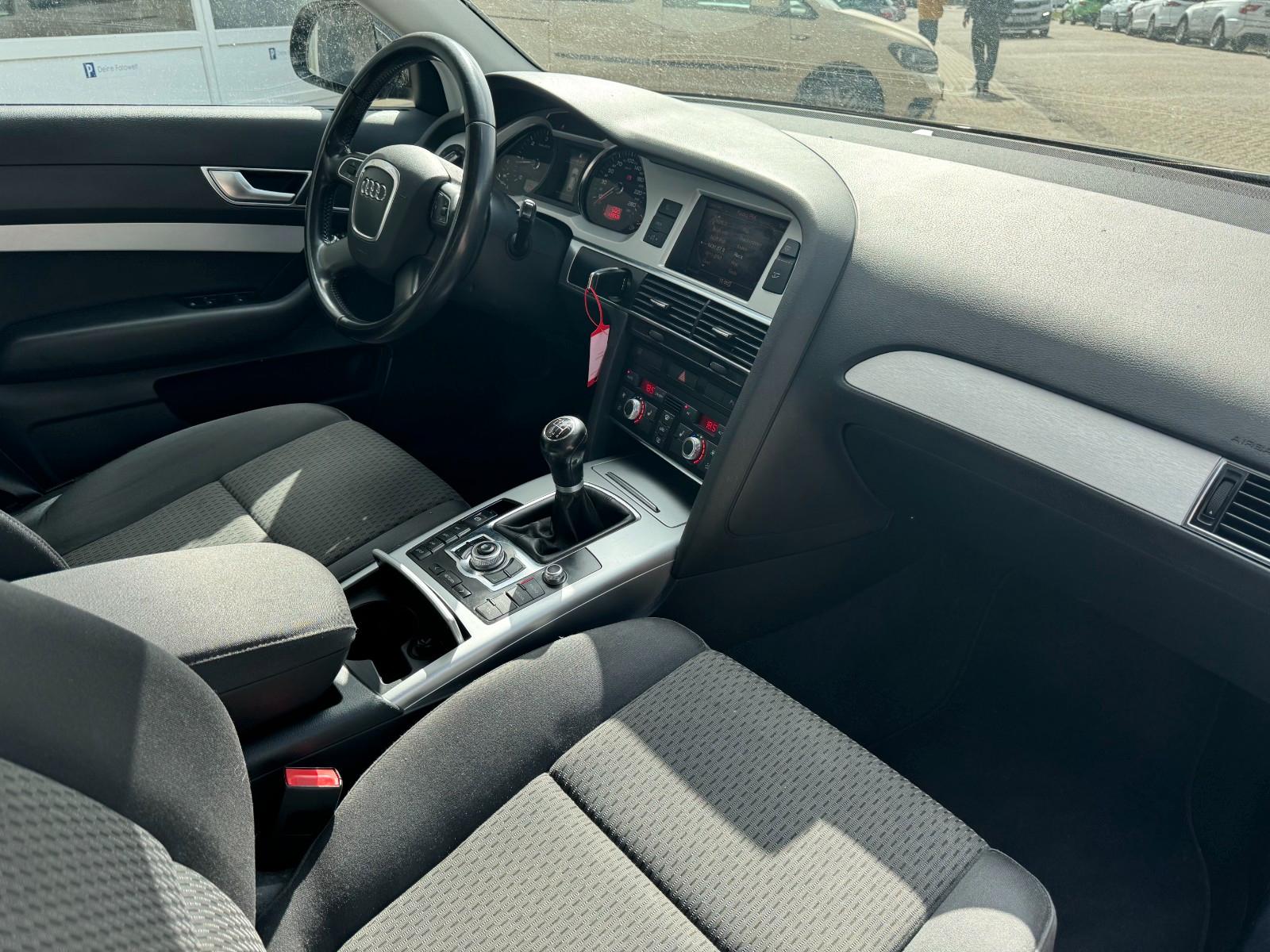 Audi A6 2011 — photo 14