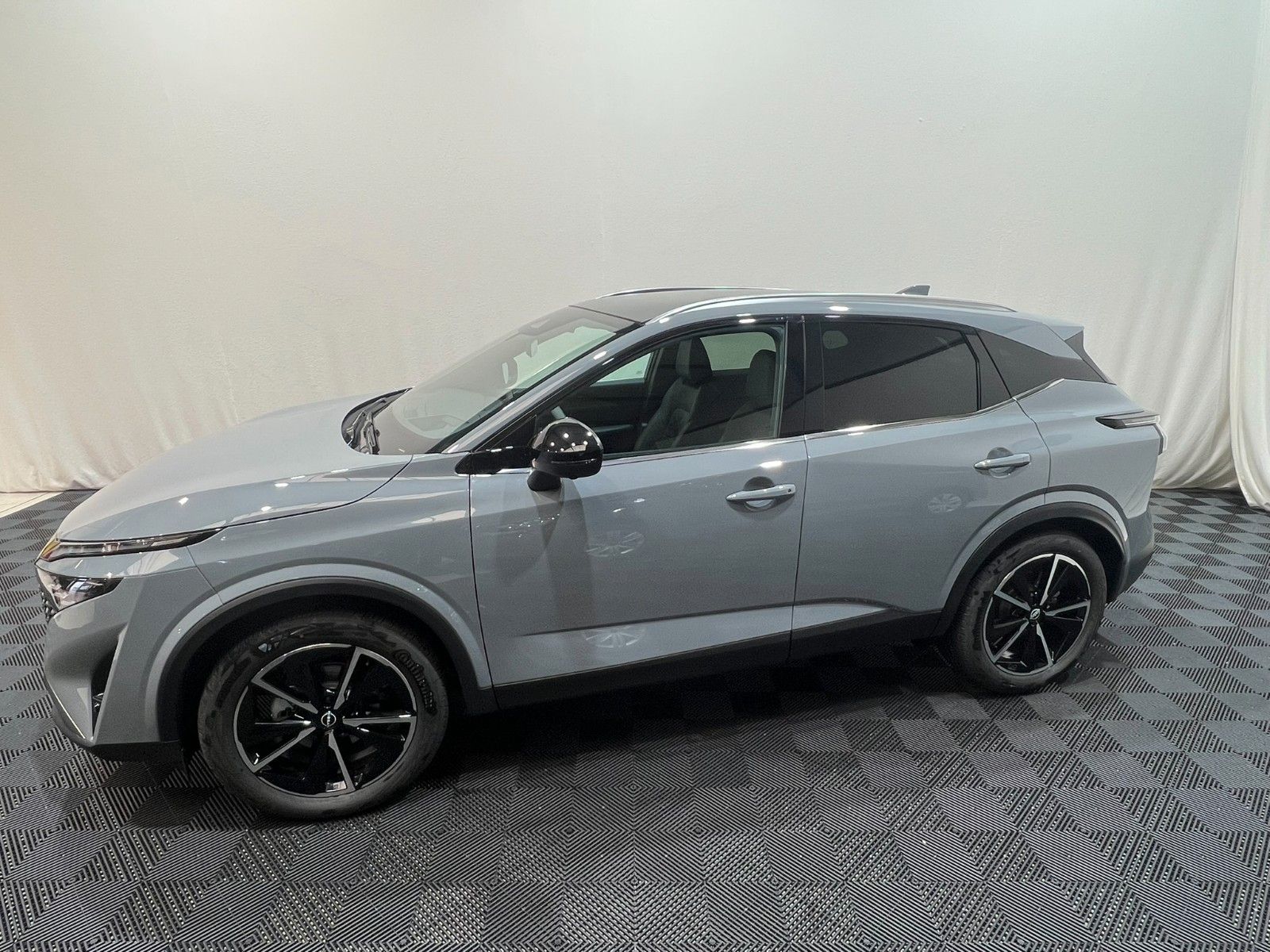 Fahrzeugabbildung Nissan Qashqai 1.3 DIG-T MHEV -X-tronic Tekna 4WD