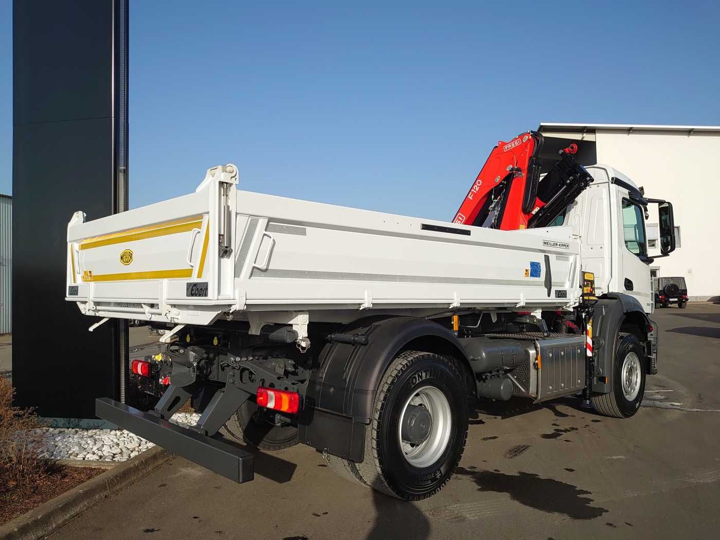 Fahrzeugabbildung Mercedes-Benz Arocs 1832 KK 4x2 Kipper+Kran Fassi F120+Funk