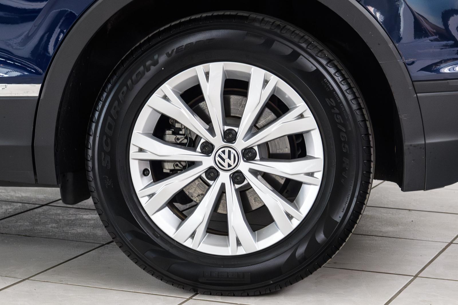 Volkswagen Tiguan Comfortline +AHK abn.+ACC+ erst 32900 KM