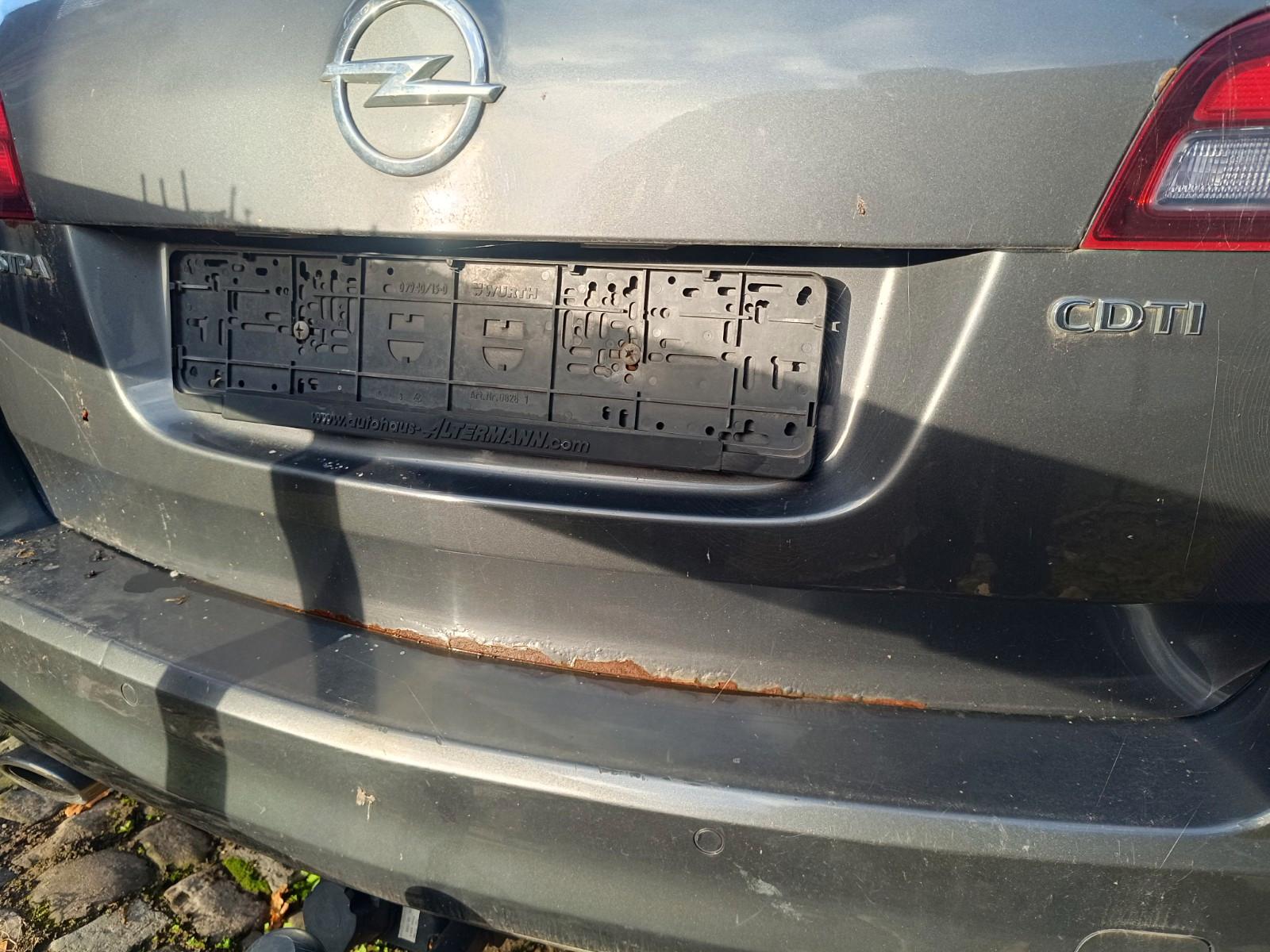 Opel Astra 2012 — photo 13