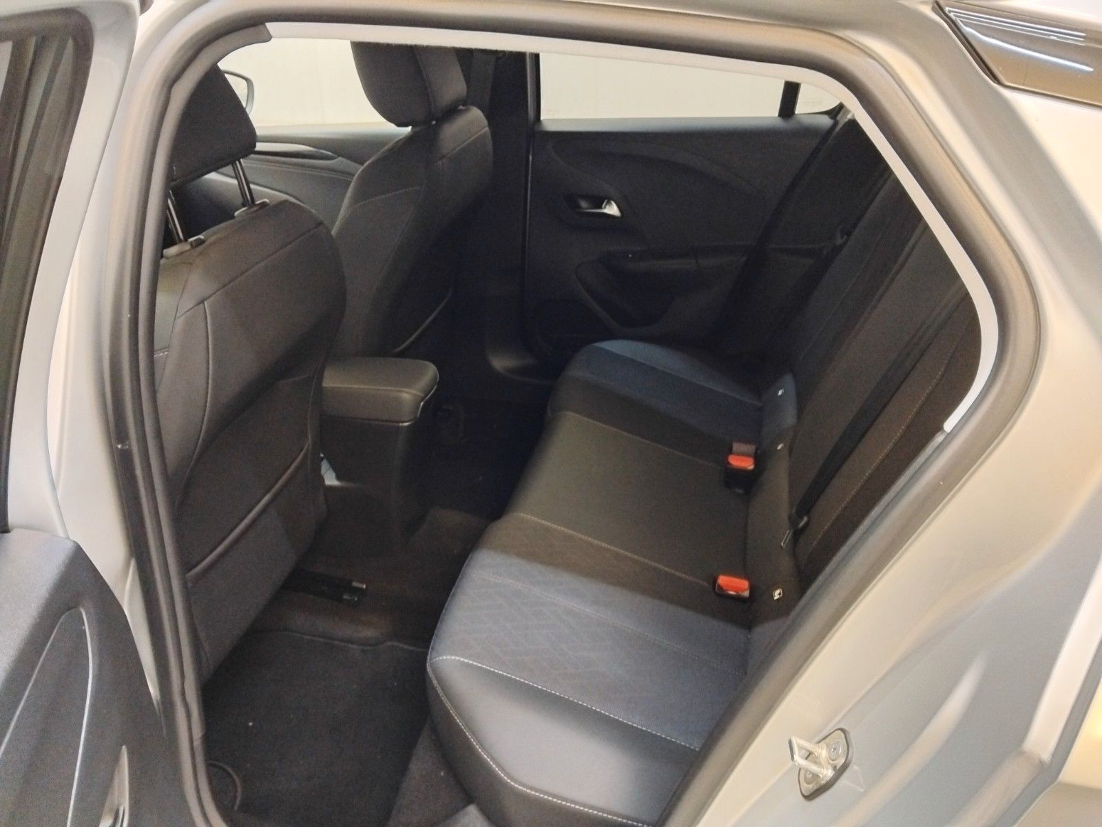 Opel Corsa (06/2023, Benzin)