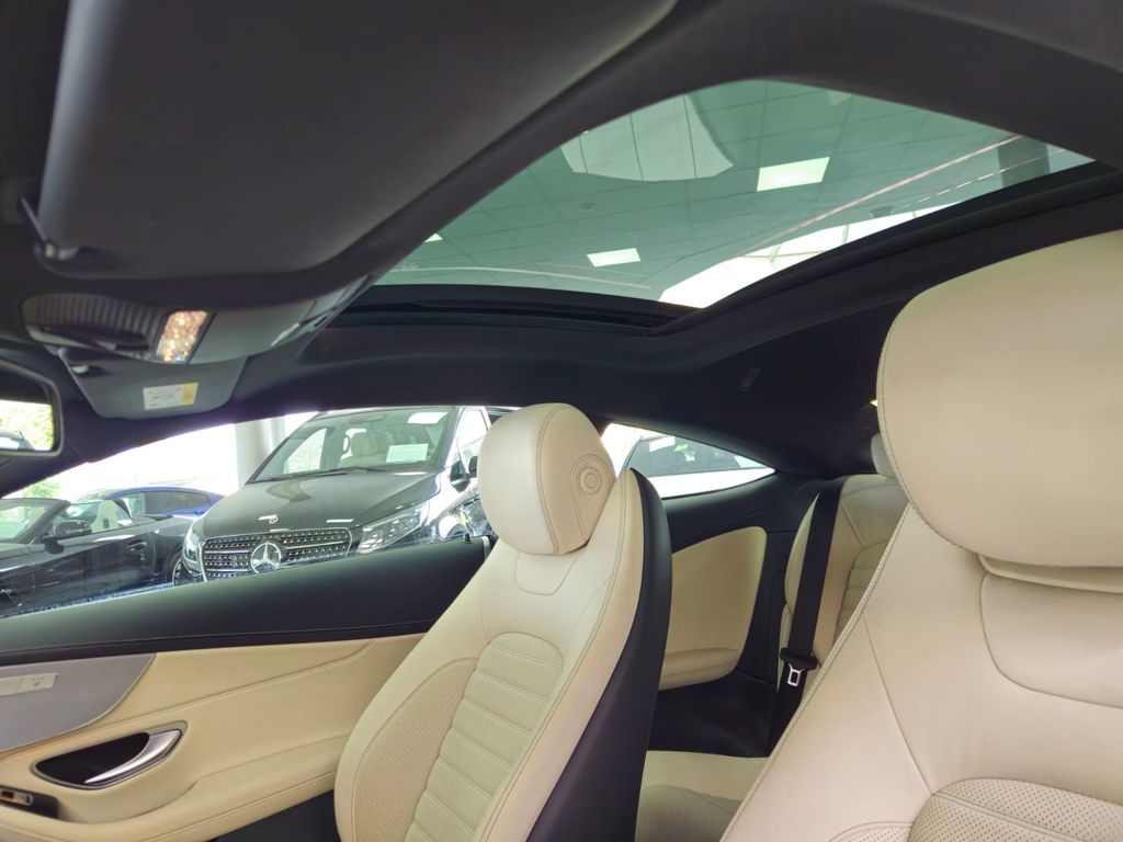 Mercedes-Benz C 300 Coupe AMG*PANO*BURM*HUD*DISTR*STHZG*360°