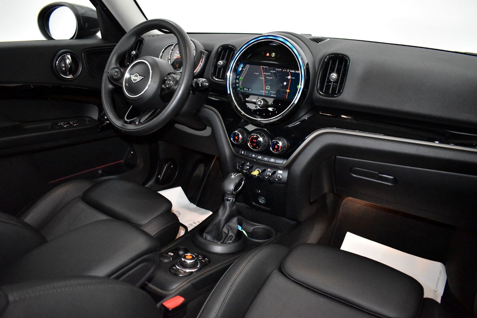 Fahrzeugabbildung MINI Cooper SE Countryman All4,Leder,Navi,LED,PDC