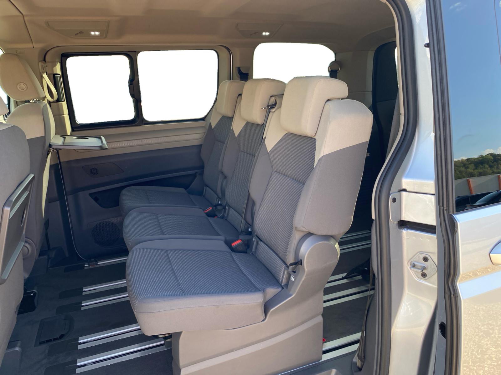Volkswagen Multivan 2.0TDI DSG Virtual CAM ACC Ausparkassis