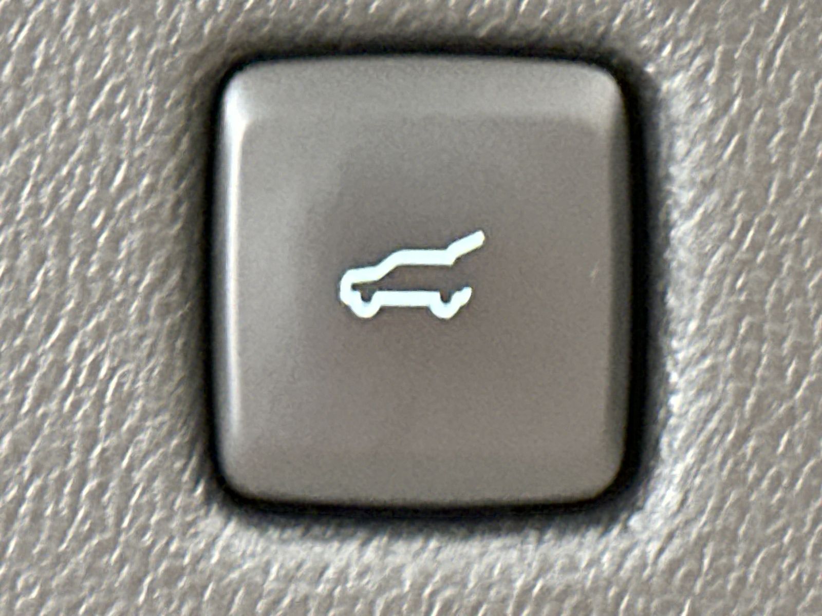 Fahrzeugabbildung Ford Kuga 2.0 EB 4x4 Aut. Vignale NAV+LED+AHK+PANO+VC