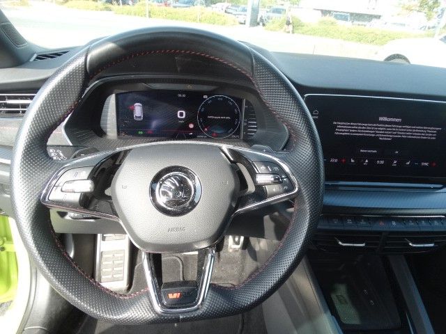 ŠKODA Octavia Octavia Combi 2.0 TDI DSG RS 4x4 – Bild 16 von 20
