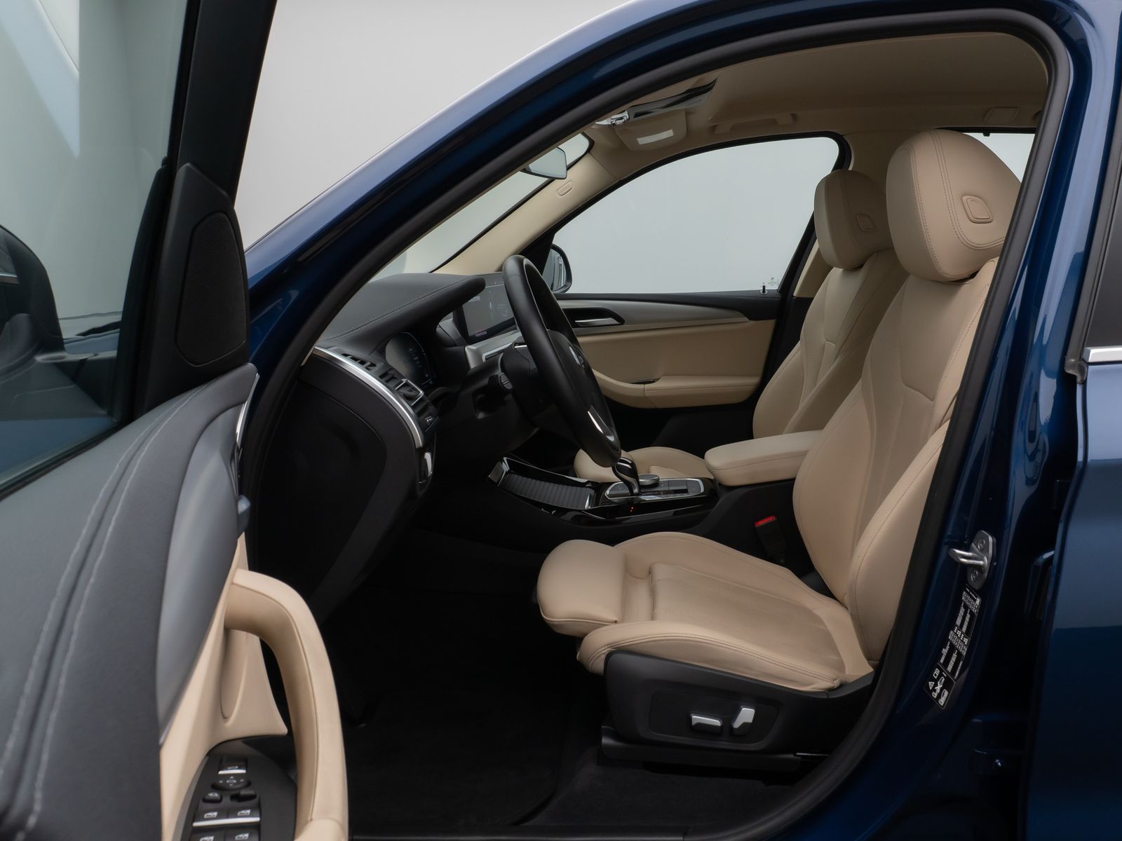 Fahrzeugabbildung BMW X3 xD20d Kamera HUD DAB HiFi Komfort Leder Sport
