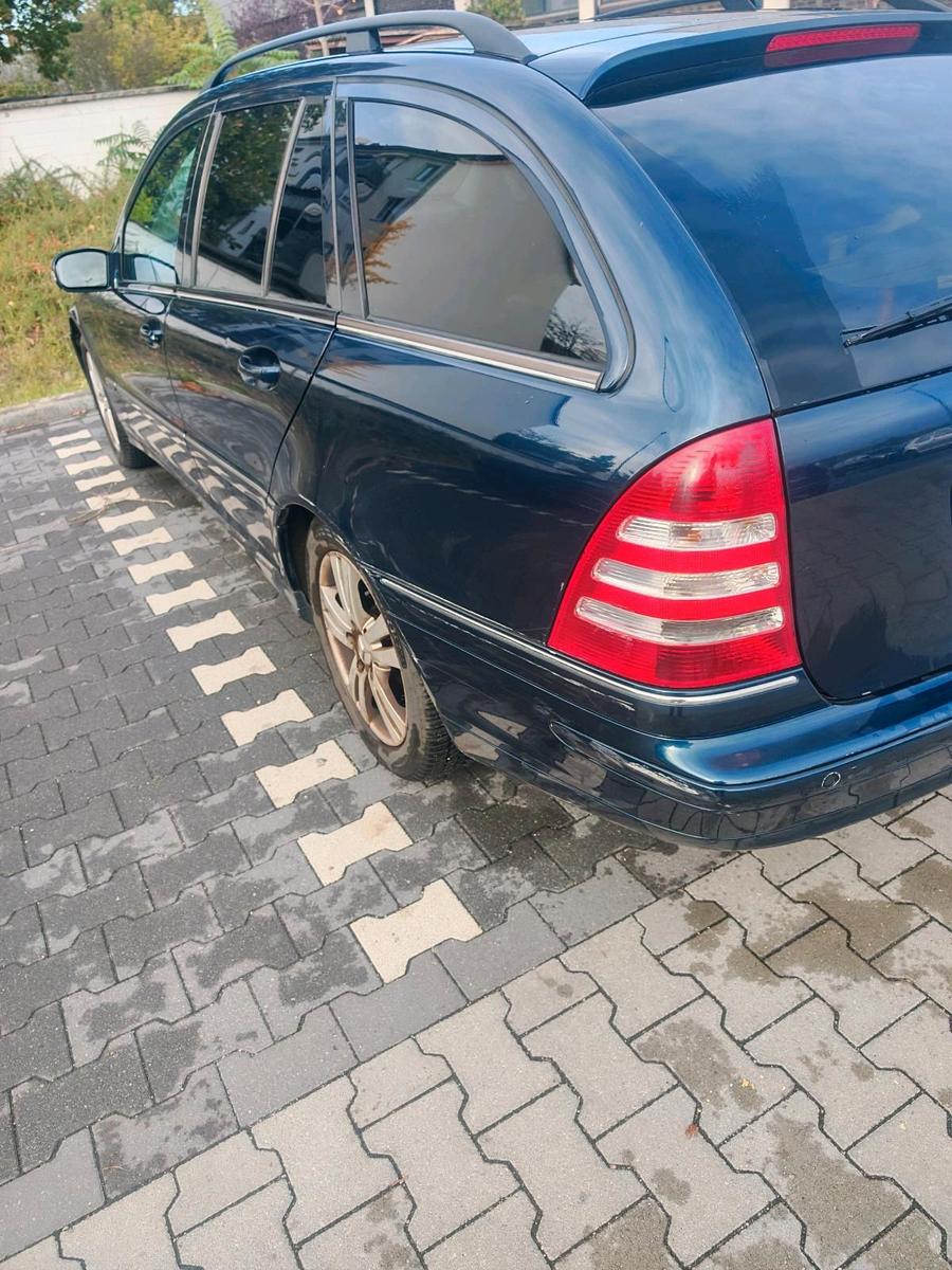 Mercedes-Benz C230 2004 — photo 6