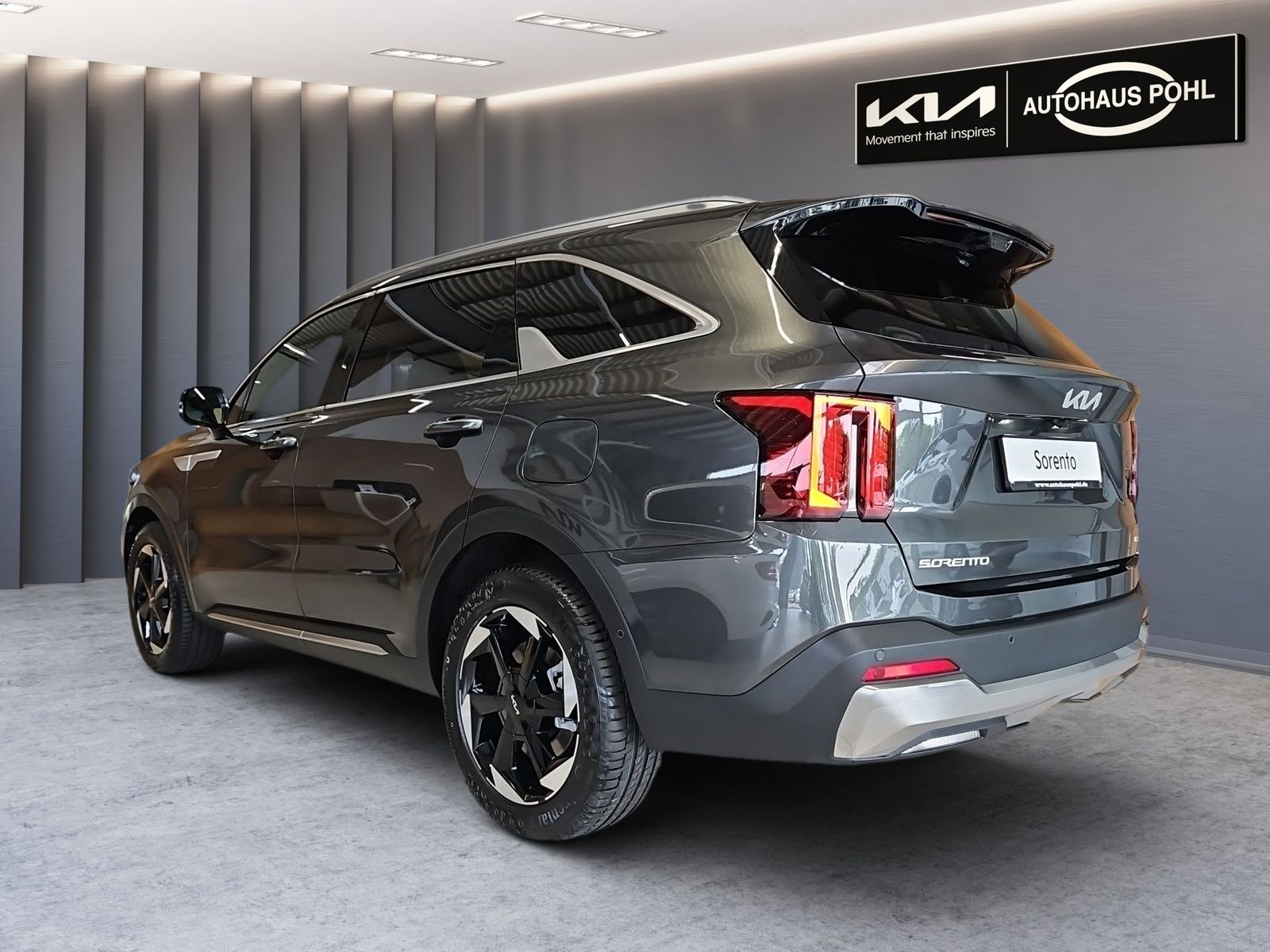 Fahrzeugabbildung Kia SORENTO PE 1.6T PHEV AWD PLAT 7S NAP PR