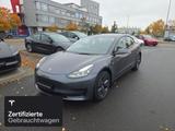 Tesla Model 3 Rear-Wheel Drive - silberne Tesla Model 3