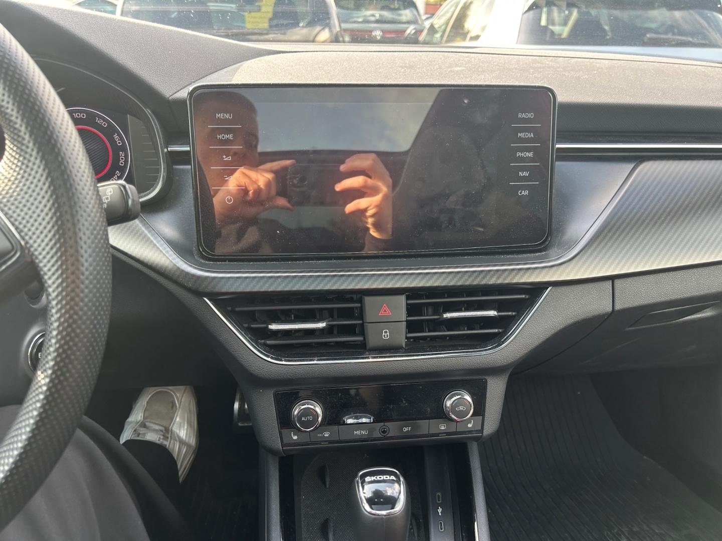 Skoda Kamiq Monte Carlo TSI DSG KEYLESS PANO NAVI RFK 