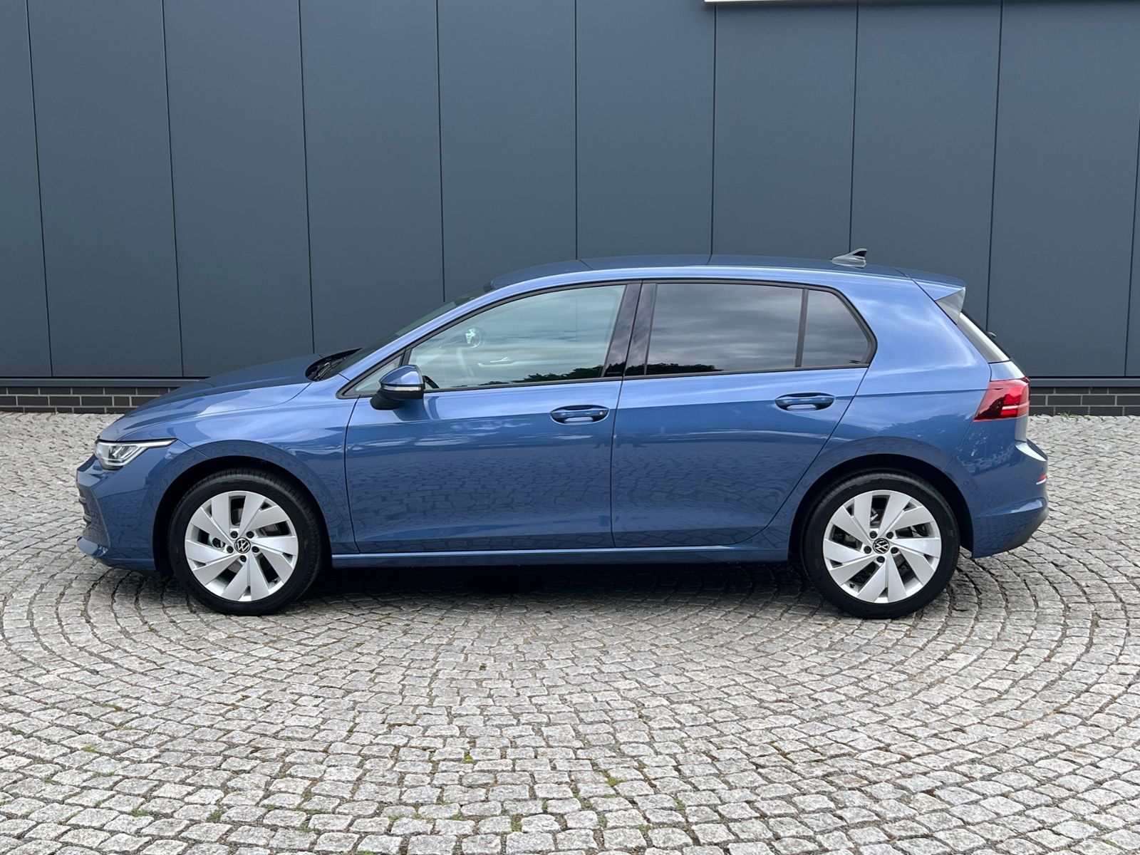 Fahrzeugabbildung Volkswagen Golf VIII Goal 1.5 TSI *LED, Kamera, 17'-LM*