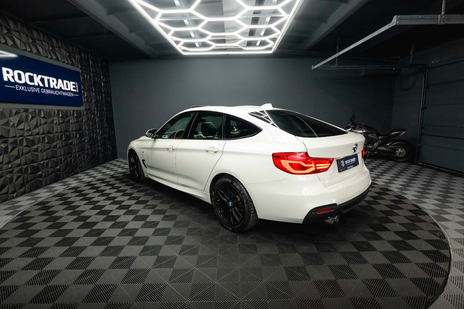 Fahrzeugabbildung BMW 330d Gran Turismo xDrive M Sport *ACC*Pano*LED*