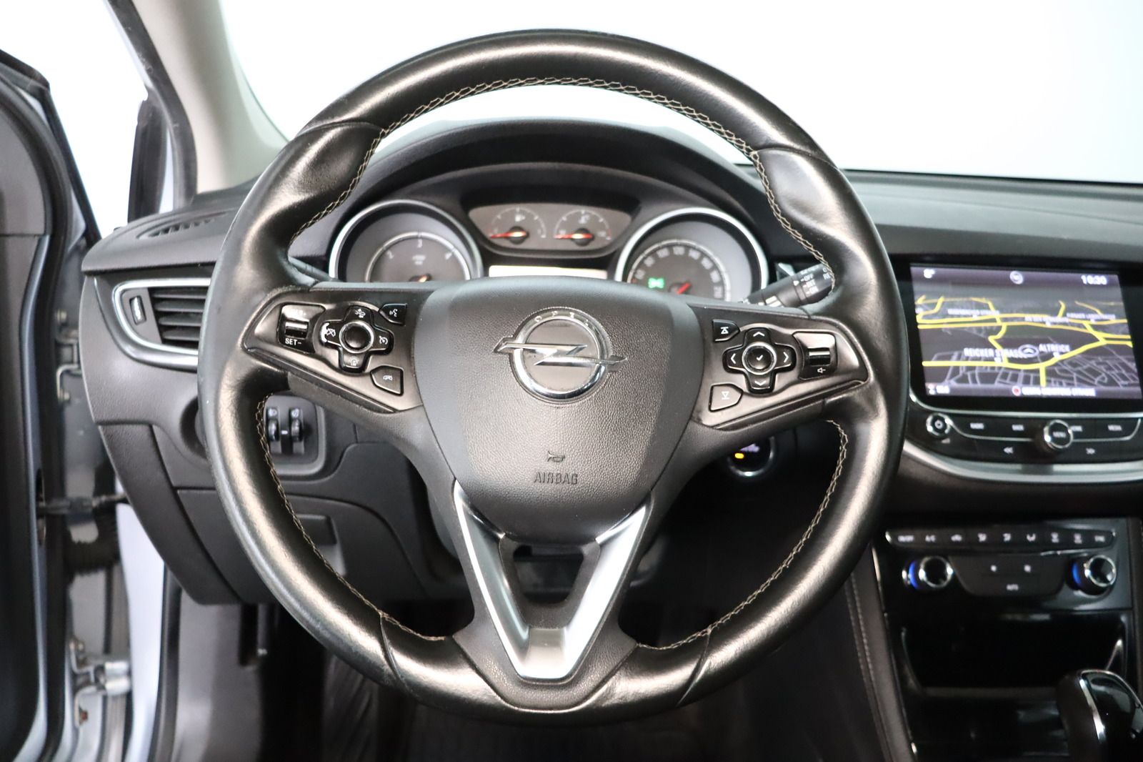 Fahrzeugabbildung Opel Astra K Sports Tourer * Navi * HU/AU neu *