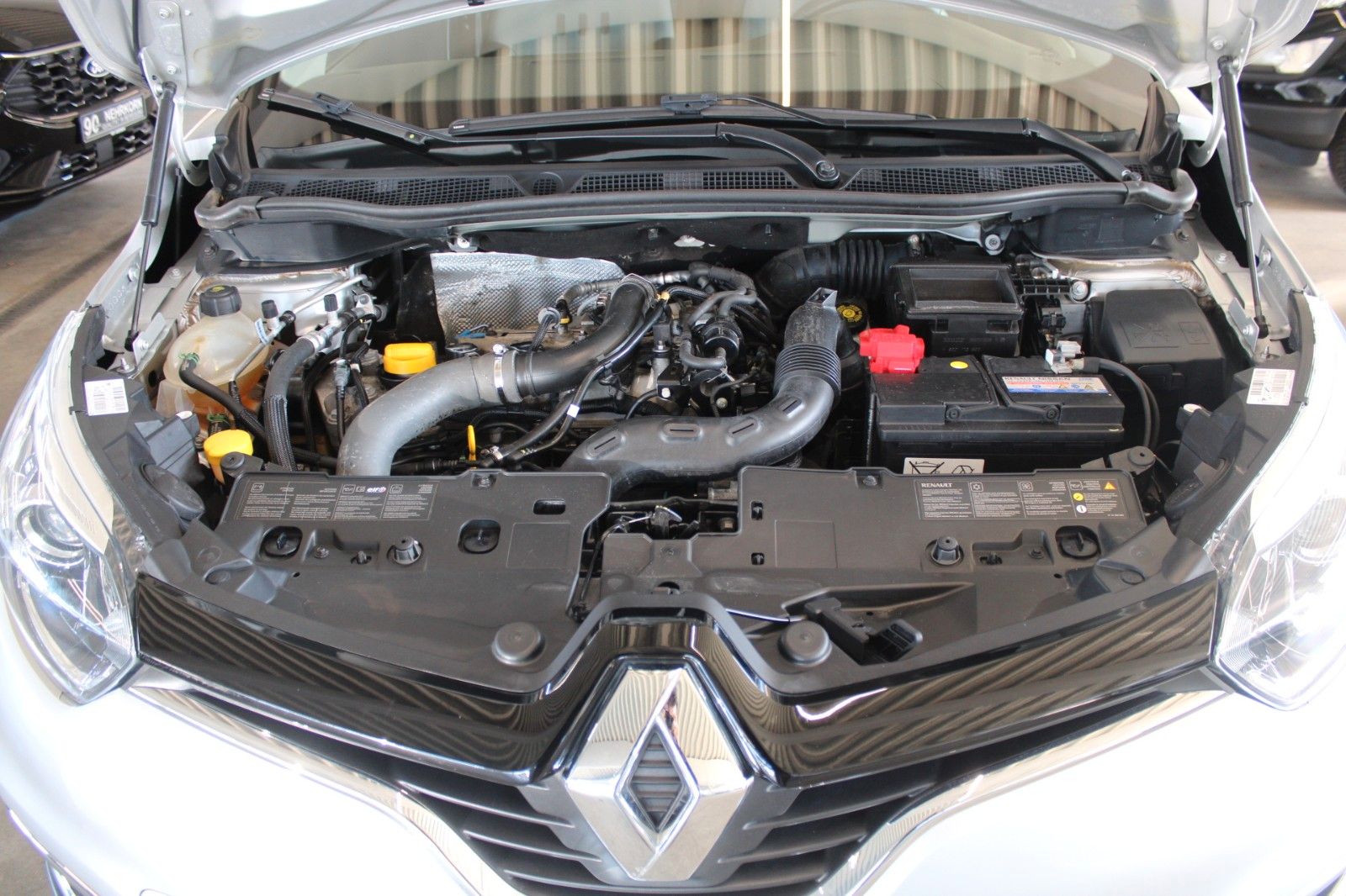 Fahrzeugabbildung Renault Captur Luxe 120 AUTOMATIK AHK NAVI CAM Klimaauto