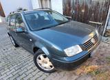 Volkswagen VW Bora Kombi 1,6 L mit 105 PS - Volkswagen Bora mit Benzin-Antrieb: Kombi, 1.6