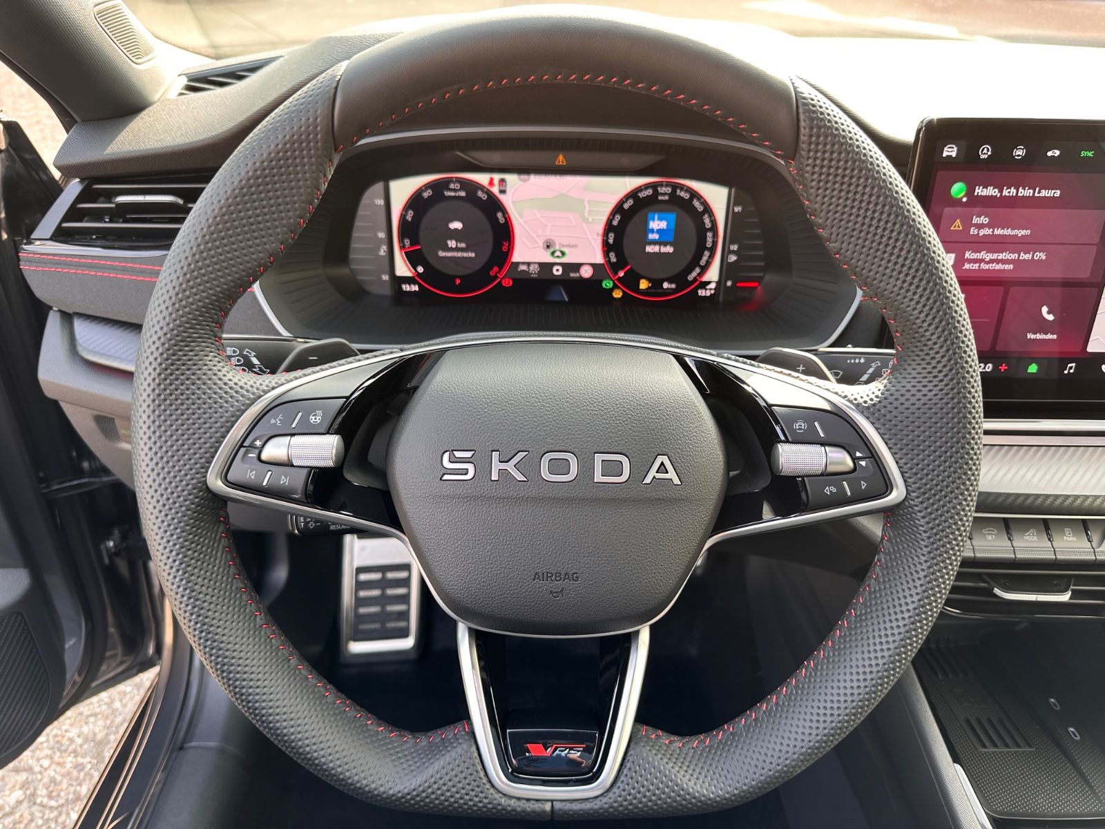 Fahrzeugabbildung SKODA Octavia Combi RS 2.0 TSI Matrix/Pano/Navi/ACC