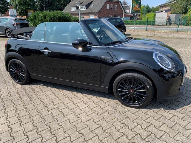 Fahrzeugabbildung MINI Cooper Cabrio 1,5 Classic Trim+Leder+Kamera+H&K