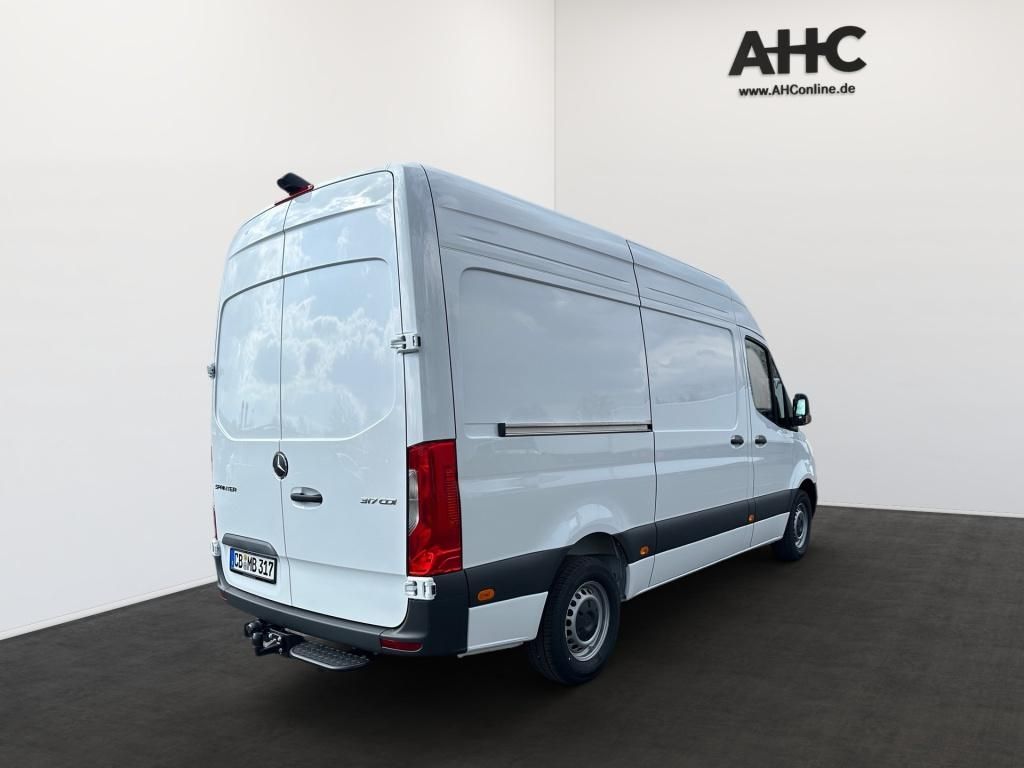 Fahrzeugabbildung Mercedes-Benz Sprinter 317 CDI Kasten PRO L2H2 AHK LED AUT KAM