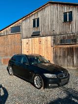 BMW E91 325D lci M57 1 Hand Acc - BMW 325 aus 2009 mit Diesel-Antrieb: Kombi