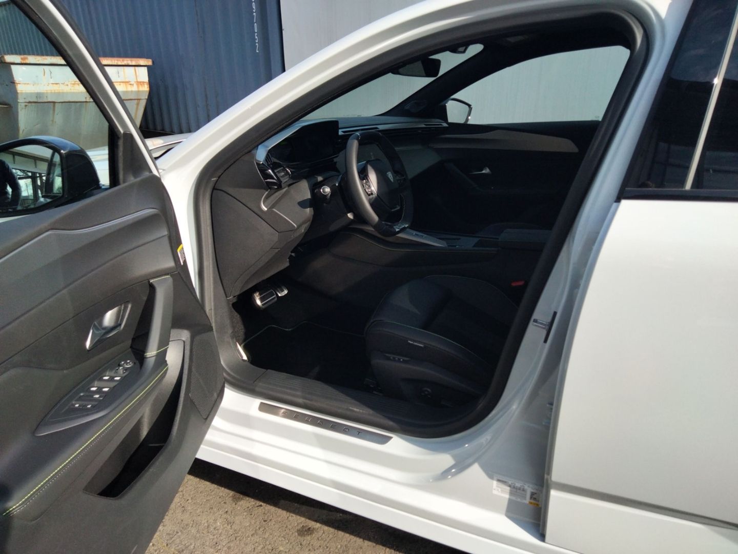 Fahrzeugabbildung Peugeot 308 1.5 SW GT BlueHDi 130 EAT8 AHK-abn. El. Pano