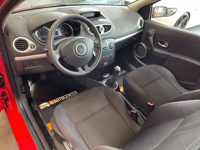 Renault Clio III Dynamique MOTOR- UND GETRIEBSCHADEN