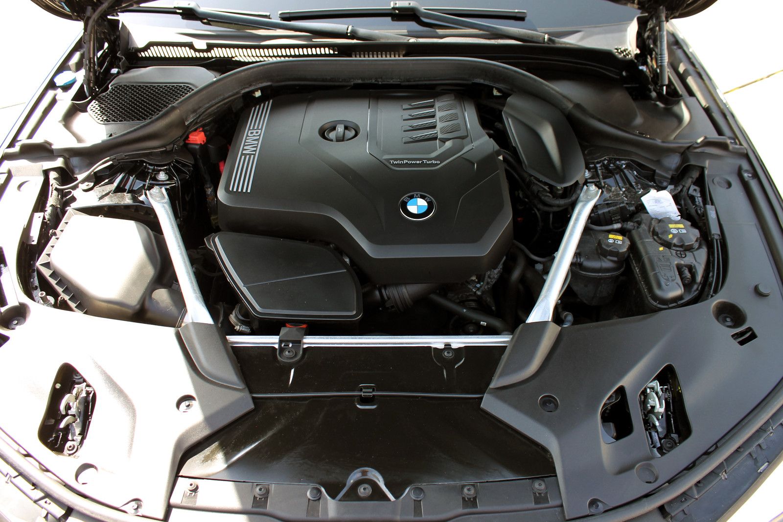 Fahrzeugabbildung BMW 530i Touring Steptr. Sport-Line LED HUD KAM ACC