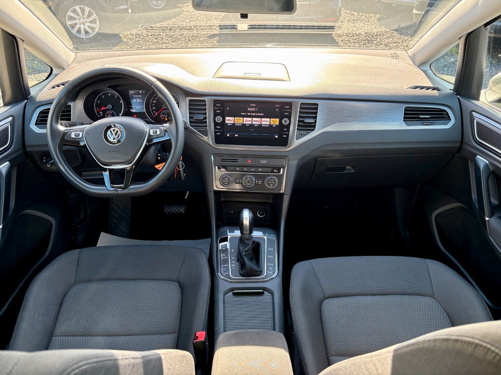 Fahrzeugabbildung Volkswagen Golf Sportsvan VII 1.5 TSI DSG Klima PDC 2.HAND