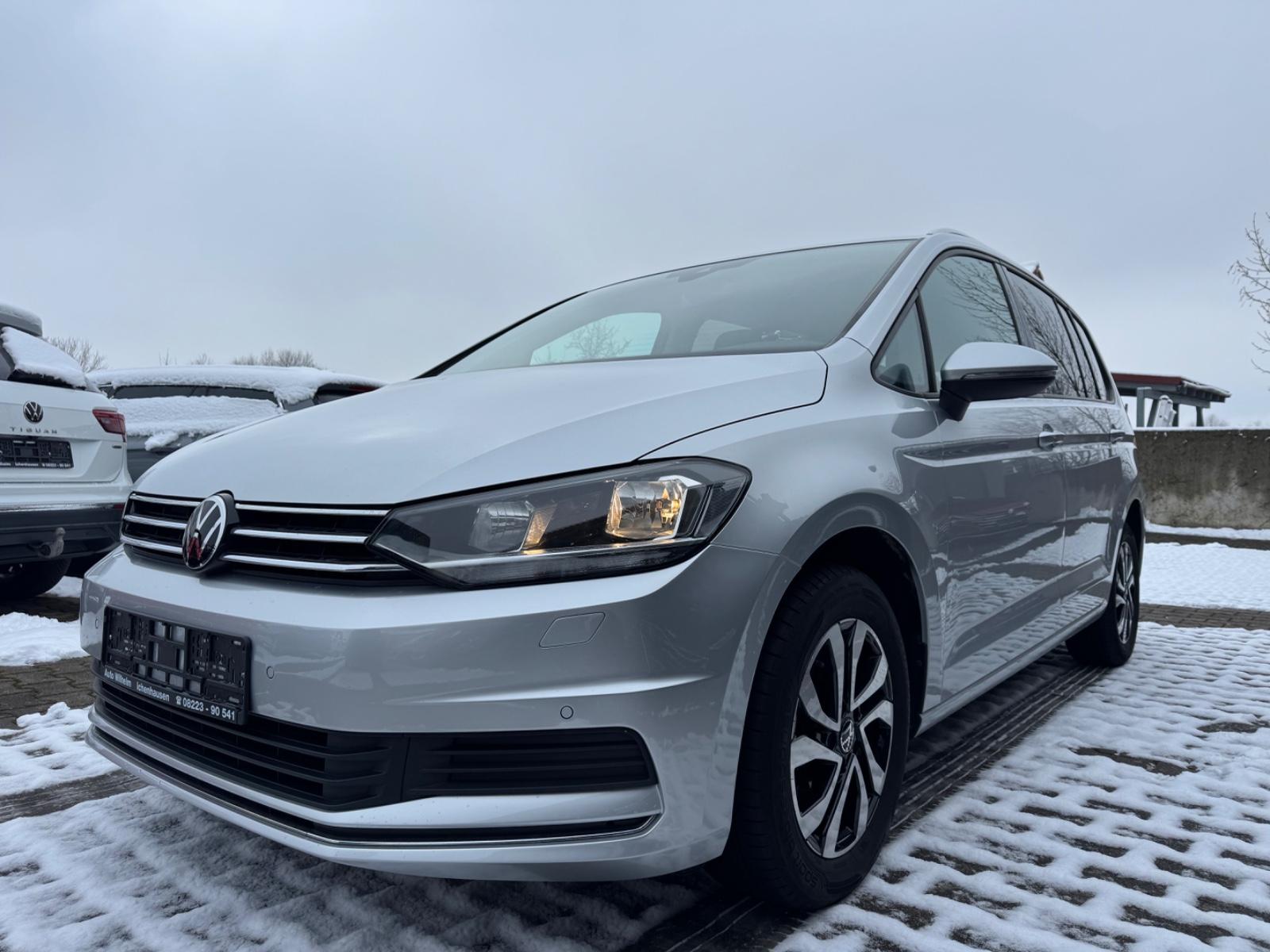 Volkswagen Touran Active 2.0TDI DSG AHK ACC Kamera StHz Nav