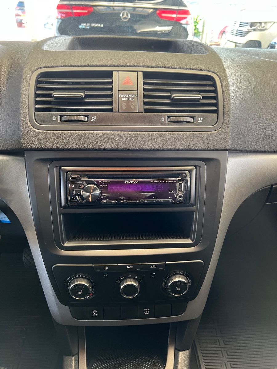 Fahrzeugabbildung SKODA Yeti Active * 1.HAND * NUR 44.800KM *