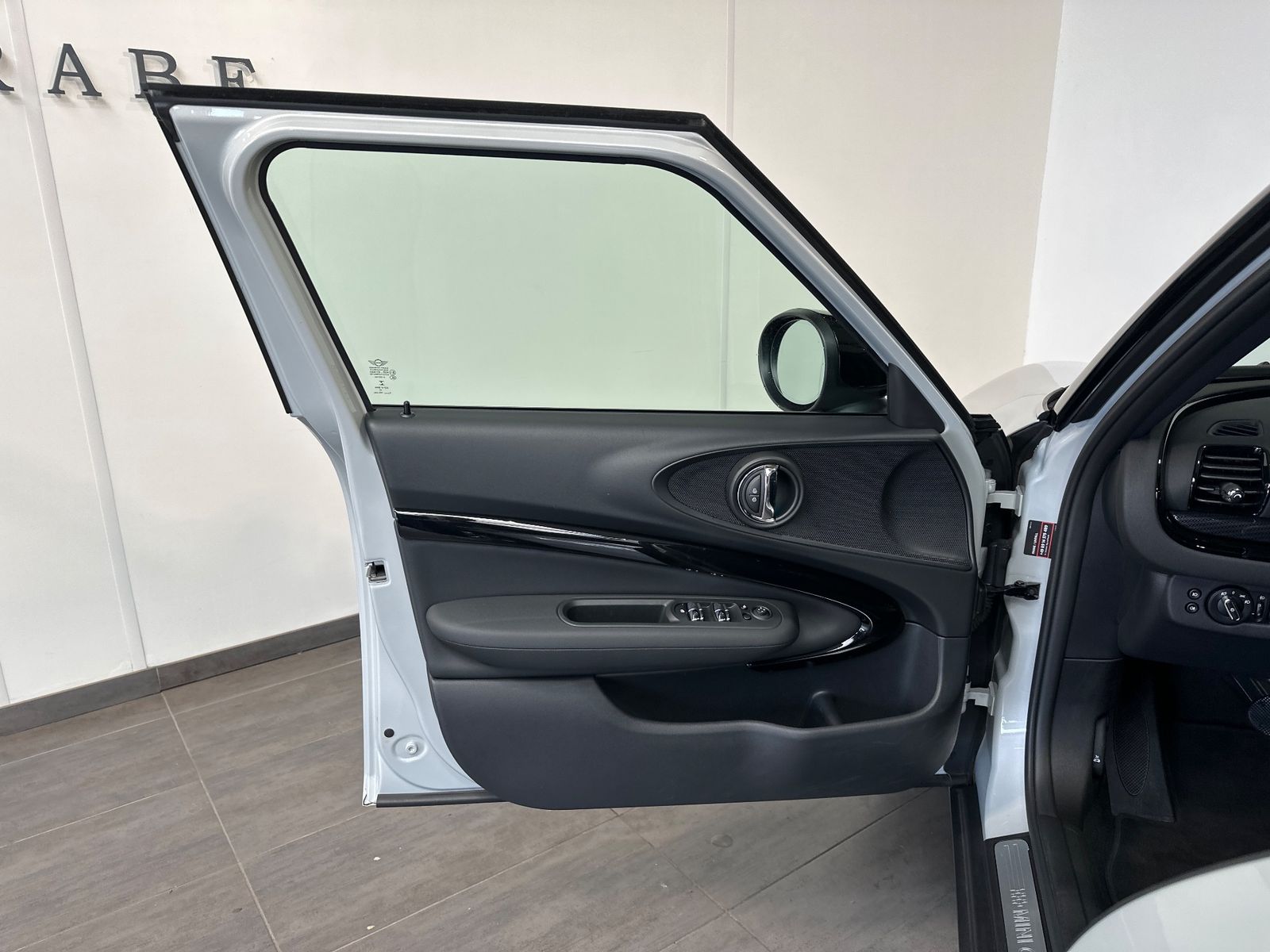 Fahrzeugabbildung MINI Cooper S Clubman Aut. Classic Black NAV+LED+KAM