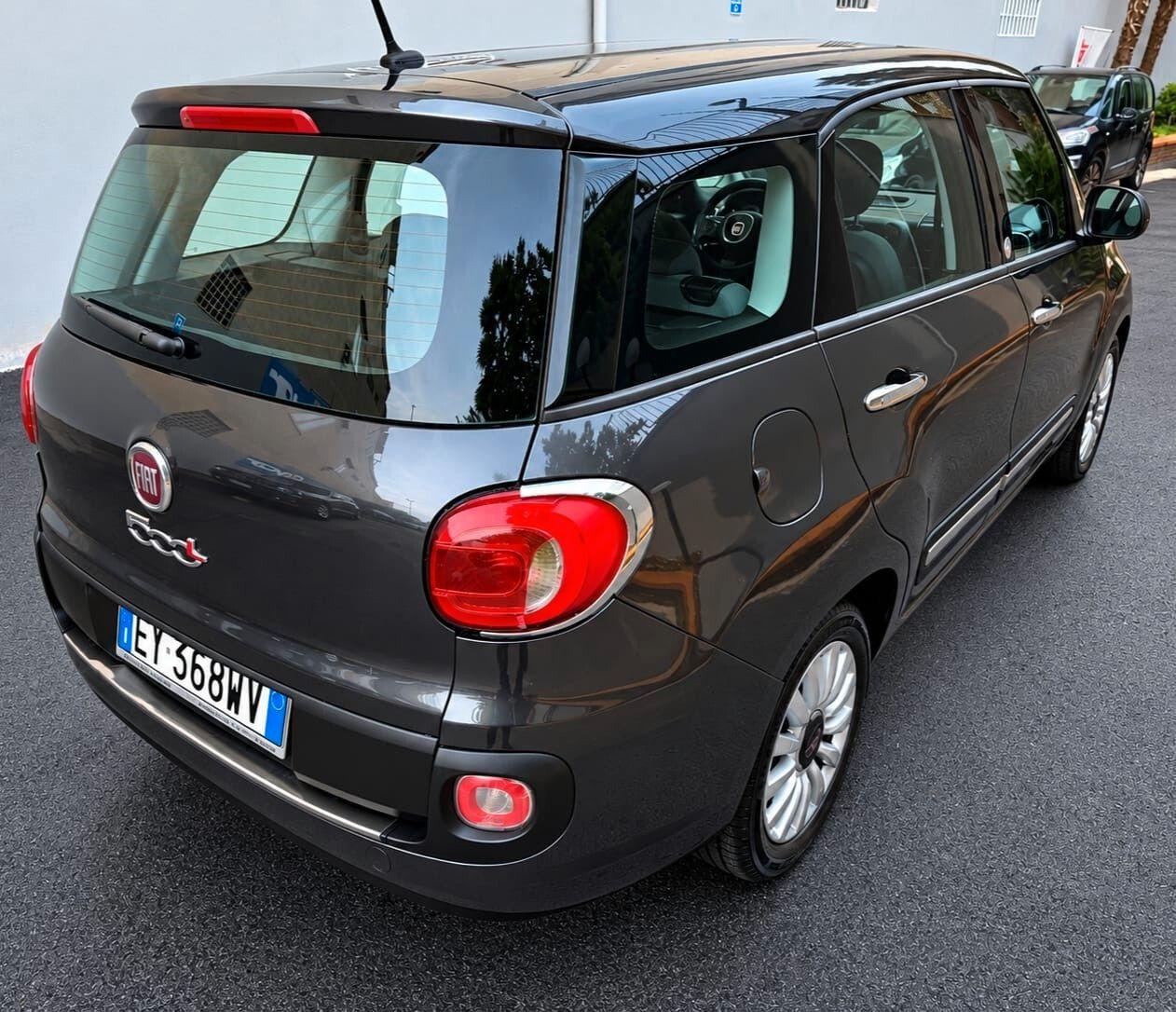 Fiat 500L 2015 — салон