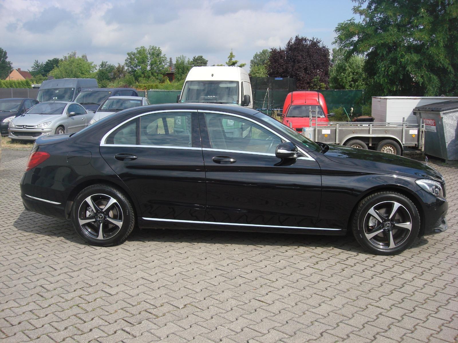 Mercedes-Benz C 180 CGI Lim. Exclusive*Comand*LED*PDC*SHZ*TÜV*