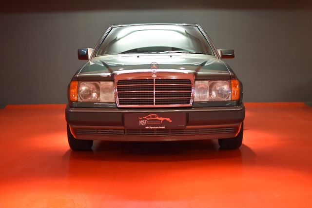 Mercedes-Benz 220 CE Coupé/150PS/AUT./WENIG KM/TOP/SAMMLERAUTO