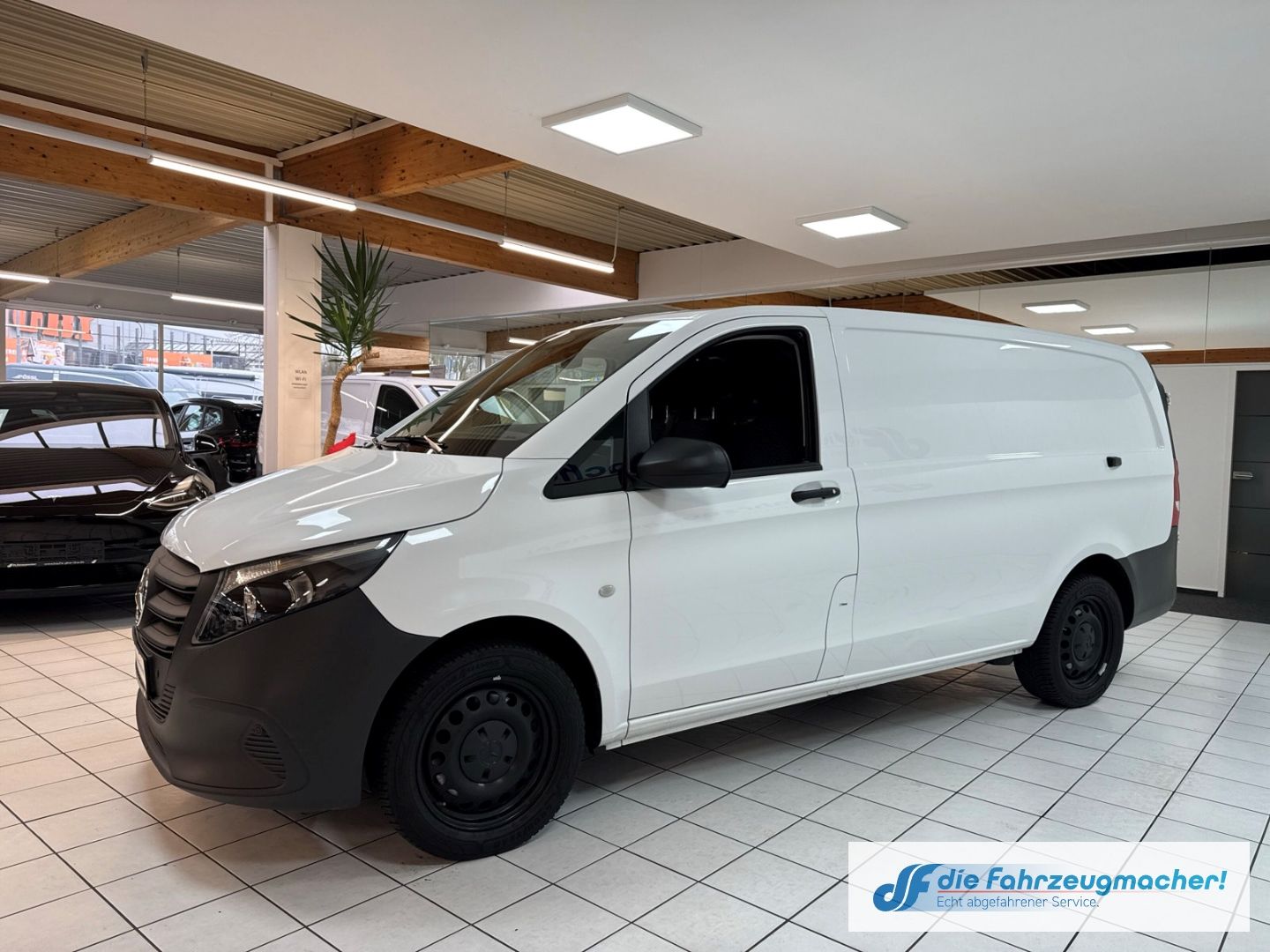 Fahrzeugabbildung Mercedes-Benz Vito Kasten 116 CDI RWD PRO lang Navi Apple CarP