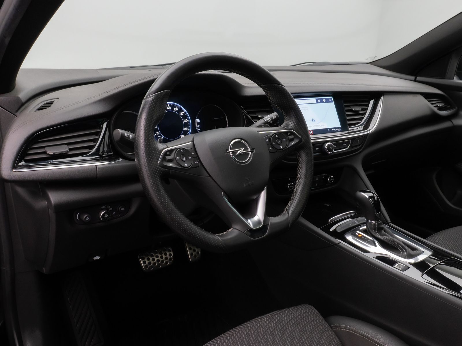 Fahrzeugabbildung Opel Insignia B Sports Tourer Innovation Pano Kamera