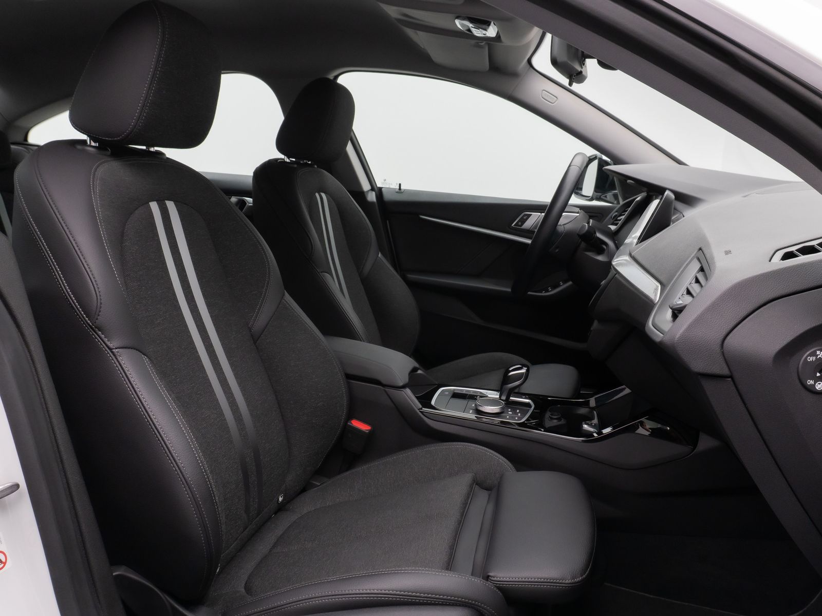 Fahrzeugabbildung BMW 220d Gran Coupé SportLine Kamera DAB HiFi Lenkrh