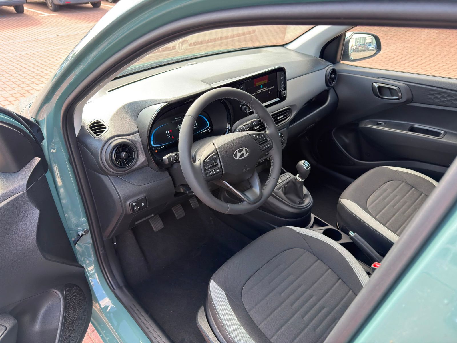 Fahrzeugabbildung Hyundai i10 1.0 Trend *Klima*Navi*CarPlay*PDC*RFKamera*