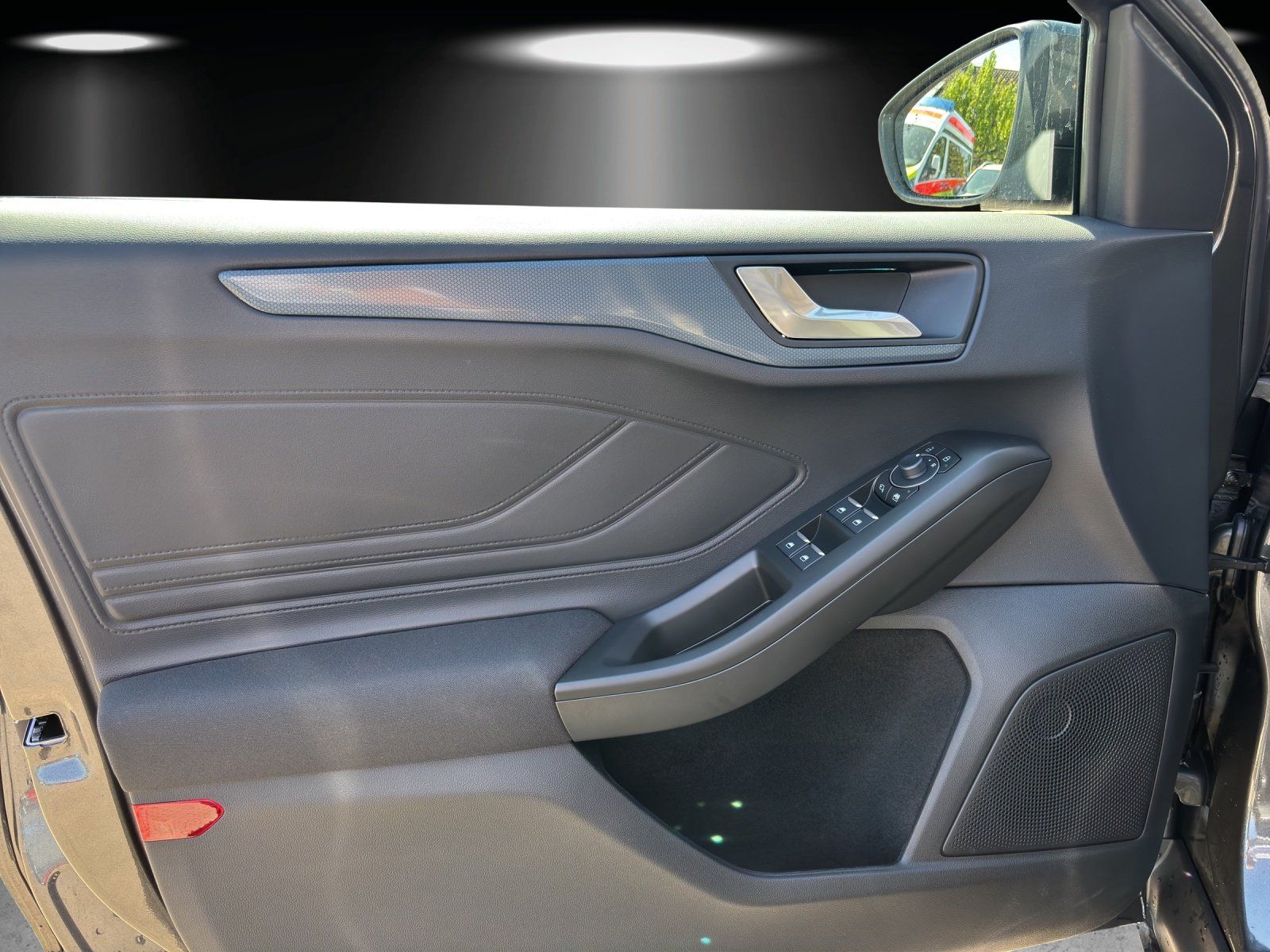 Fahrzeugabbildung Ford Focus Active X Pano Dach B&O Winter Pak. LED Mat