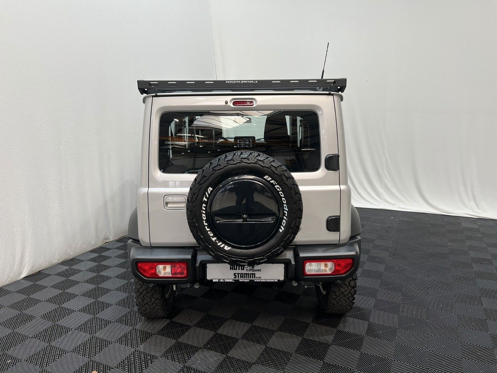 Fahrzeugabbildung Suzuki RTR Jimmy - 4/5 Türer / Offroad Edition