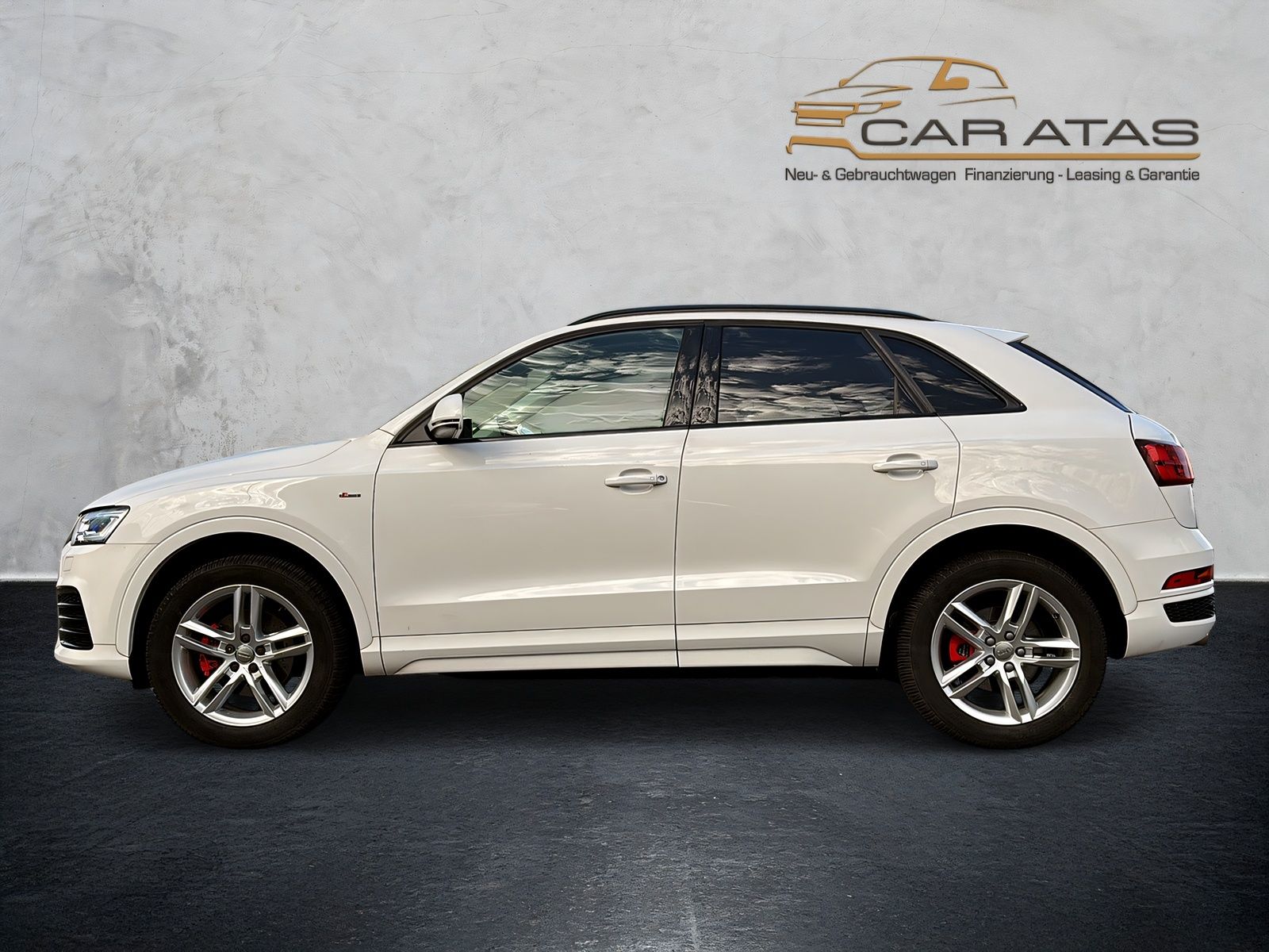 Fahrzeugabbildung Audi Q3 2.0 TDI S LINE SELECTION PANO NAVI KEYLESS