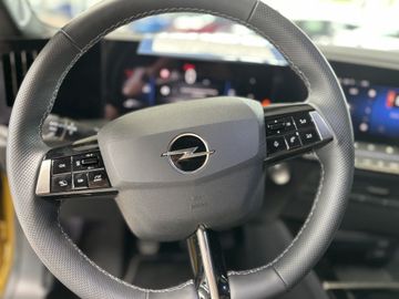 Fotografie 18 des Opel Astra 1.2 Turbo GS AHK