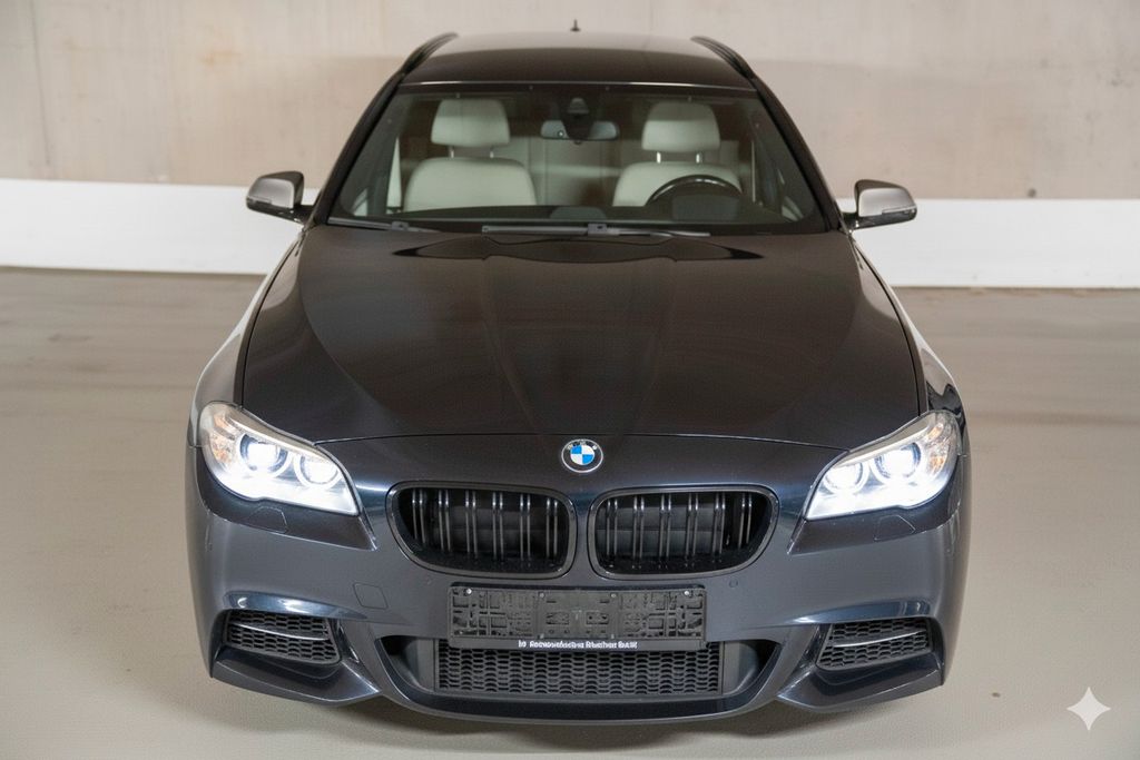 BMW M550